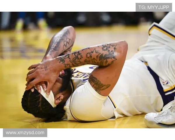 浓眉坚持佩戴护目镜莱芙利展现蜘蛛人风采欧文复出仍无明确时间表